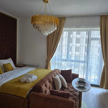 Beldorado - Waterfront Luxury Designer Apartment